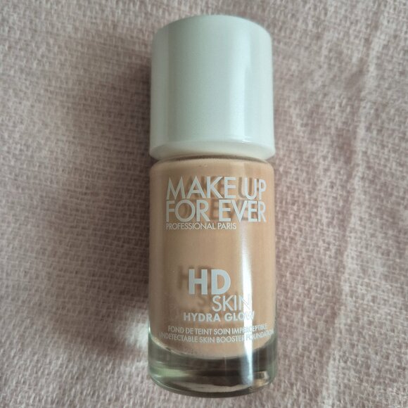 MAKE UP FOR EVER HD Skin Hydra Glow Hydrating Foundation shade 1R12 - Cool Ivory - Picture 1 of 2